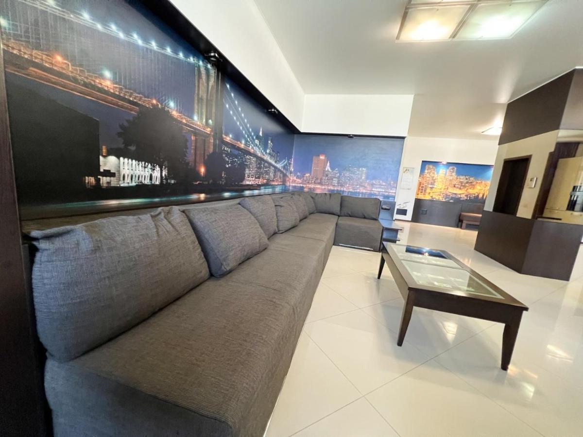 Cozy Apartments On The Left Bank Kiev Exterior foto